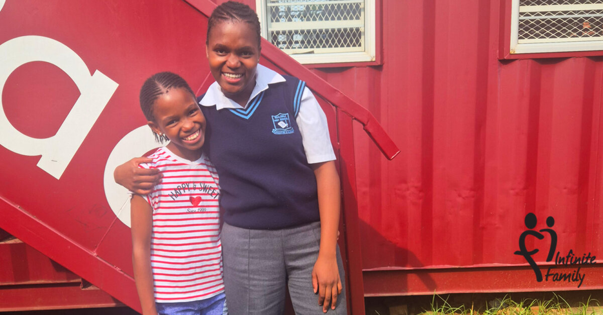 Kefentse Makgakga and little sister - image TW, IF KIT, GG copy